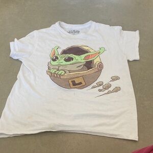 Star Wars adult small yoda chippy vinyl  White T-Shirt so fun.